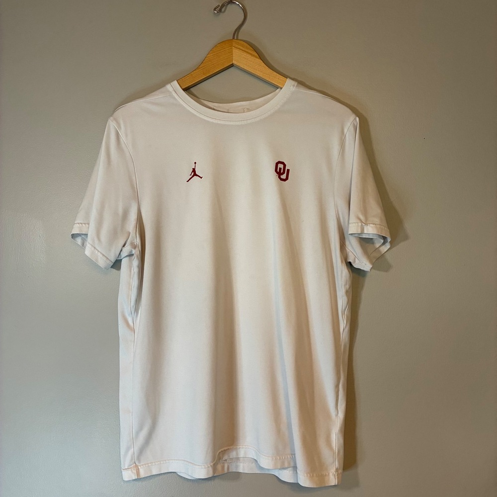Jordan Brand Oklahoma Sooners White Athletic T-Shirt Mens Medium OU Jumpman NCAA